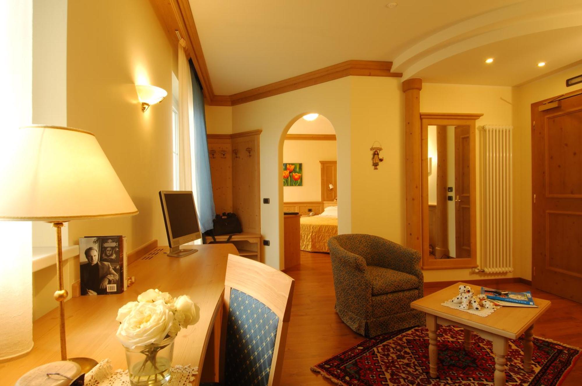 Hotel Lido - Slow & Natural Living Molveno Luaran gambar