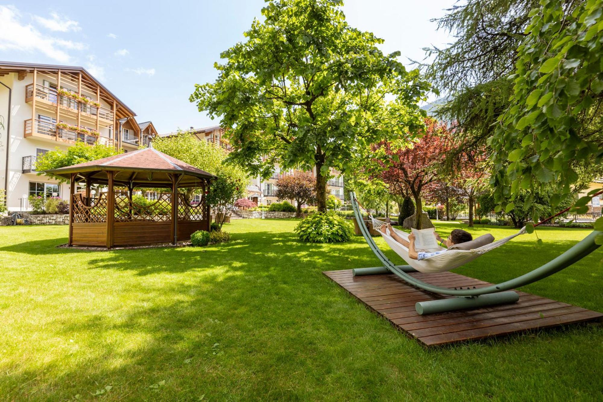 Hotel Lido - Slow & Natural Living Molveno Luaran gambar