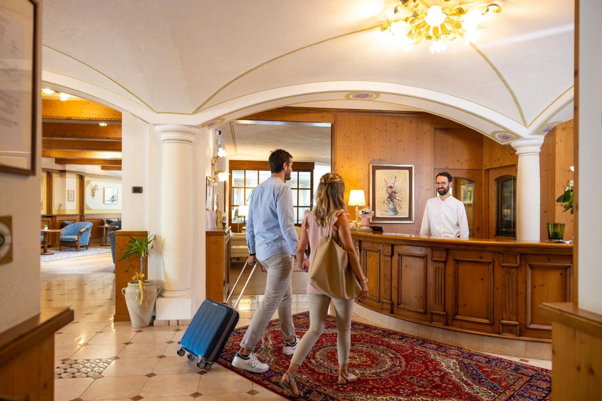 Hotel Lido - Slow & Natural Living Molveno Luaran gambar