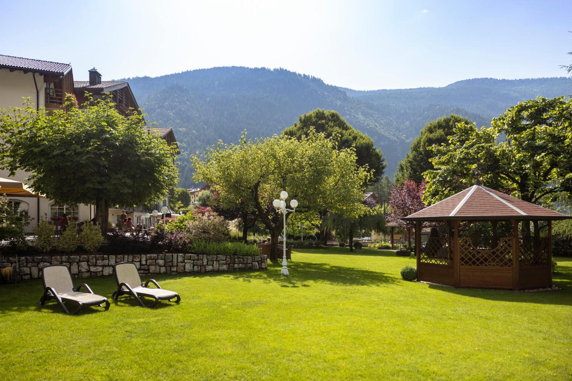 Hotel Lido - Slow & Natural Living Molveno Luaran gambar